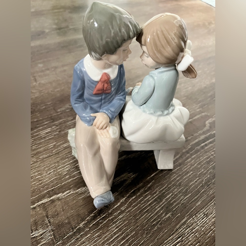 NAO BY LLADRO #1136 FIRST LOVE - Hand Made In Spain 1990